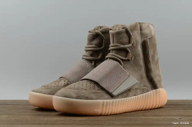 hype adidas Boost Light 750 Yeezy Brown BY2456 0327